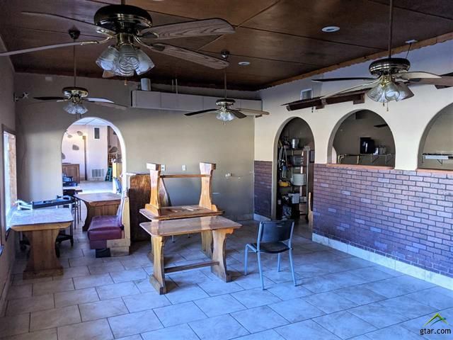 102 E Broadway St, Big Sandy, TX 75755